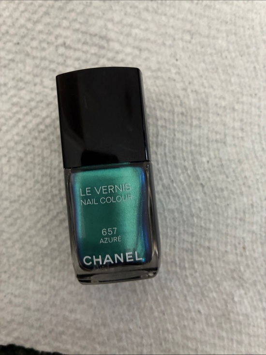 CHANEL Other - CHANEL Le Vernis Nail Colour 657 Azuré - Iridescent Teal Blue-Green